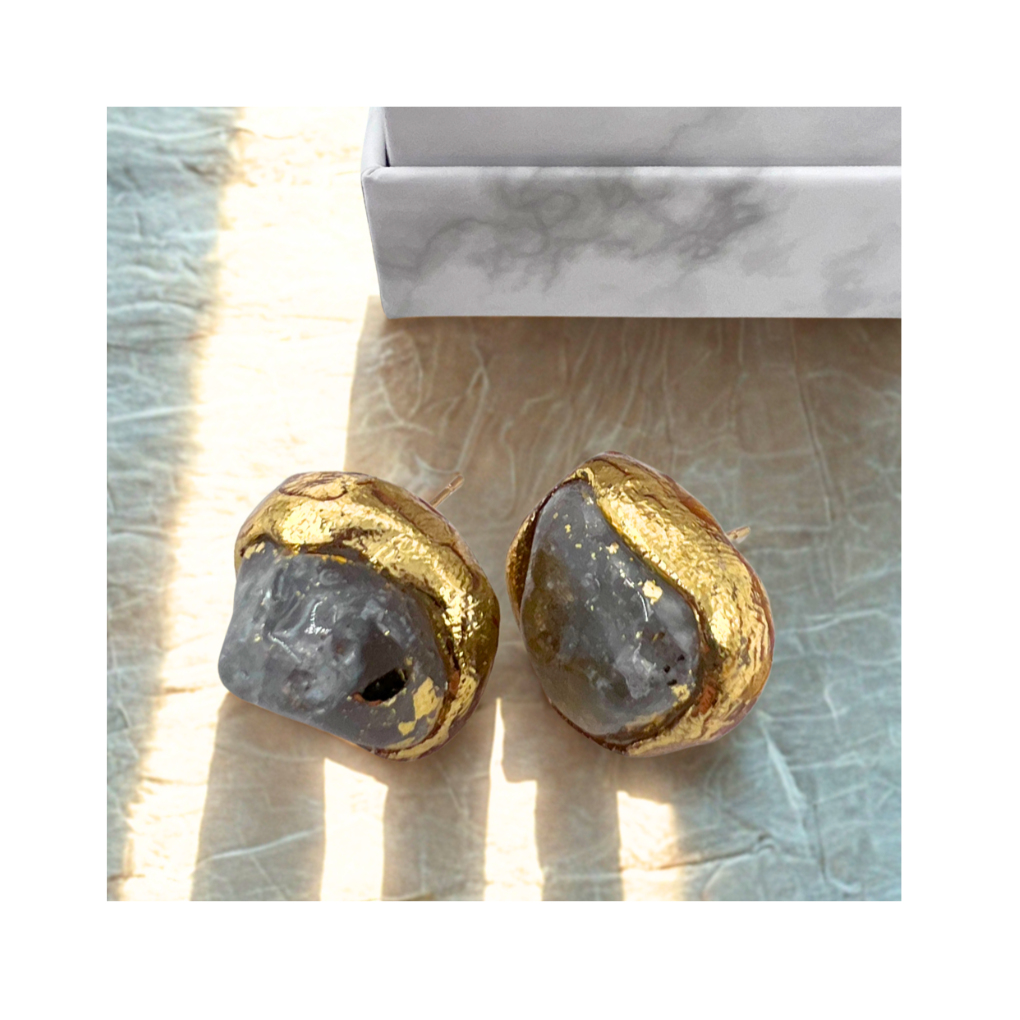 ブルーカルセドニーのドロップキャンディピアス