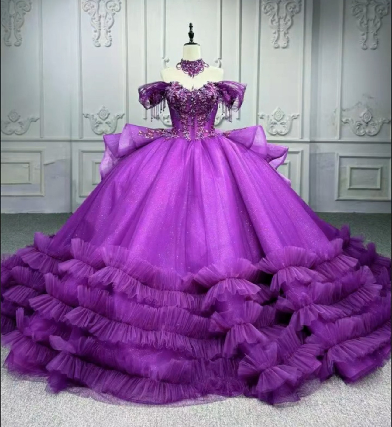 美品　ギャザー　オフショルダー　紫　オフショルダー　二の腕カバー　エレガントな刺繍　編み上げ　サイズオーダー可能　成人式