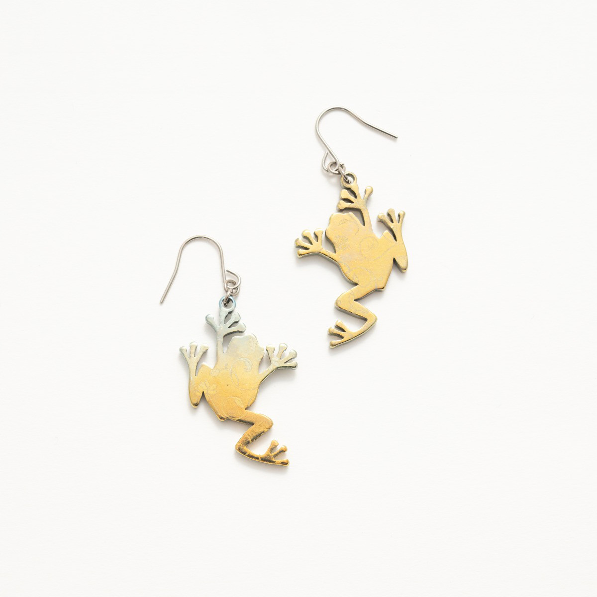 金属アレルギー対応◎　金具からパーツまで純チタン　イエロー系　ピアス　イヤリング　カエル