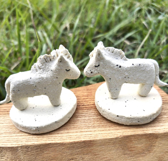 陶の干支の置物【2026年 午(小)・台座付き】 その他置物 陶芸幸房