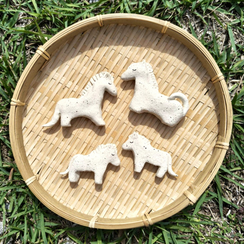 陶の干支の置物【2026年 午(小)・台座付き】 その他置物 陶芸幸房