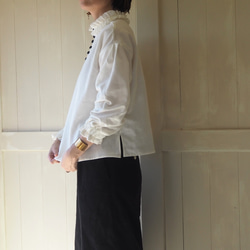 ■フリルハイネック リネンコットンブラウス（ホワイト）前後2WAY・受注制作／ナチュラルコーデ 12枚目の画像