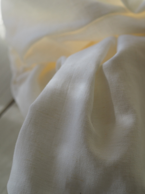 ■フリルハイネック リネンコットンブラウス（ホワイト）前後2WAY・受注制作／ナチュラルコーデ 6枚目の画像