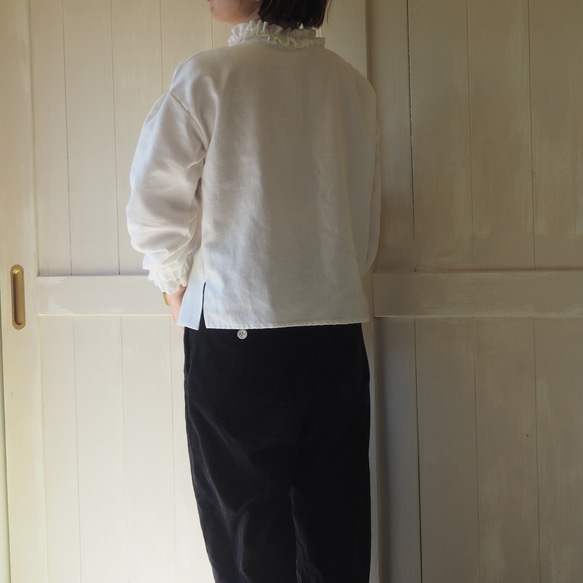 ■フリルハイネック リネンコットンブラウス（ホワイト）前後2WAY・受注制作／ナチュラルコーデ 13枚目の画像
