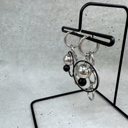 【パーツ取外し可能】シルバーとブラックの大ぶりピアス　サージカルステンレス　かっこいい　大ぶり　クール　フープピアス　 2枚目の画像