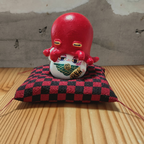 市松模様ミニ座布団　 赤×黒・からし色×こげ茶・紺×白/ 受注生産 / 招き猫用 / だるま用 / サイズダウン可能 11枚目の画像