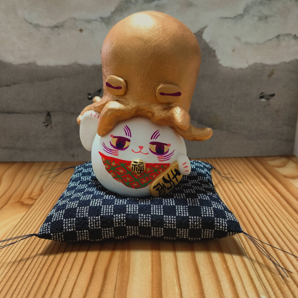 市松模様ミニ座布団　 赤×黒・からし色×こげ茶・紺×白/ 受注生産 / 招き猫用 / だるま用 / サイズダウン可能 9枚目の画像