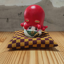 市松模様ミニ座布団　 赤×黒・からし色×こげ茶・紺×白/ 受注生産 / 招き猫用 / だるま用 / サイズダウン可能 12枚目の画像