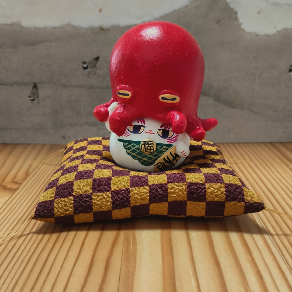 市松模様ミニ座布団　 赤×黒・からし色×こげ茶・紺×白/ 受注生産 / 招き猫用 / だるま用 / サイズダウン可能 12枚目の画像