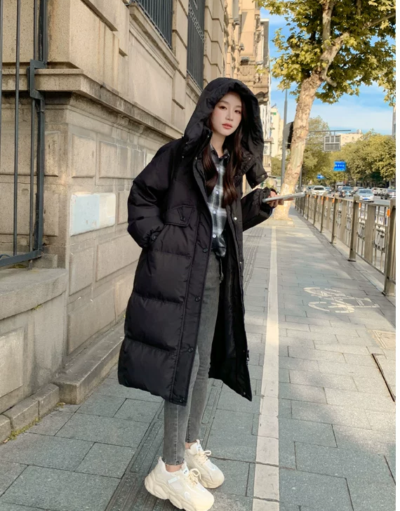 2025年ストレートホワイトカモフラ牛角ボタン ダウンジャケット女性中長期大毛襟厚手冬ファッションコート 高級感 旅行