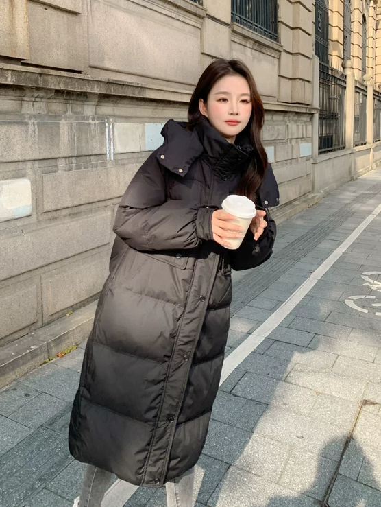 2025年ストレートホワイトカモフラ牛角ボタン ダウンジャケット女性中長期大毛襟厚手冬ファッションコート 高級感 旅行