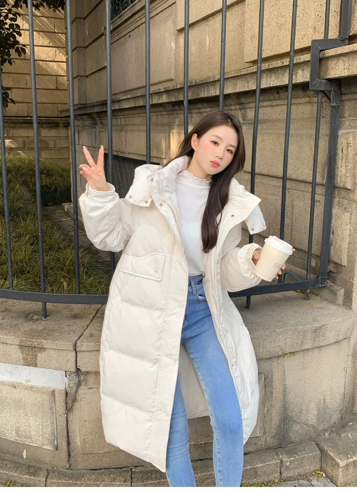 2025年ストレートホワイトカモフラ牛角ボタン ダウンジャケット女性中長期大毛襟厚手冬ファッションコート 高級感 旅行