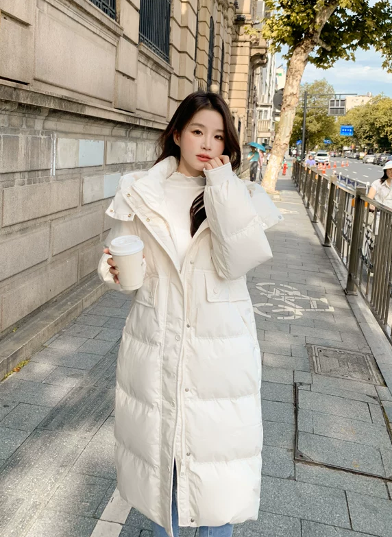 2025年ストレートホワイトカモフラ牛角ボタン ダウンジャケット女性中長期大毛襟厚手冬ファッションコート 高級感 旅行