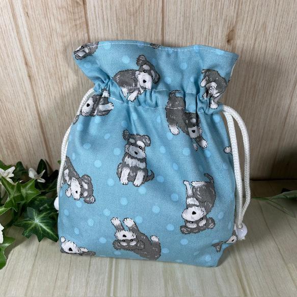 可愛いシュナウザーの巾着型ポーチ　送料込み 1枚目の画像