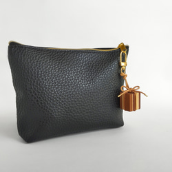 寄木と革紐で作ったギフトボックスのファスナーチャーム /  バッグチャーム 《type G》 4枚目の画像