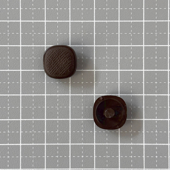 ボタン レトロ 四角 スクエア バリあり ブラウン 裏足 14mm 50個セット eu-121 4枚目の画像