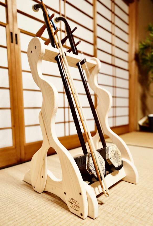 【限定１台】手作り木工　木製二胡スタンド （無塗装） ２丁掛け 1枚目の画像