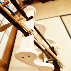 【限定１台】手作り木工　木製二胡スタンド （無塗装） ２丁掛け 2枚目の画像