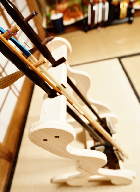 【限定１台】手作り木工　木製二胡スタンド （無塗装） ２丁掛け 2枚目の画像