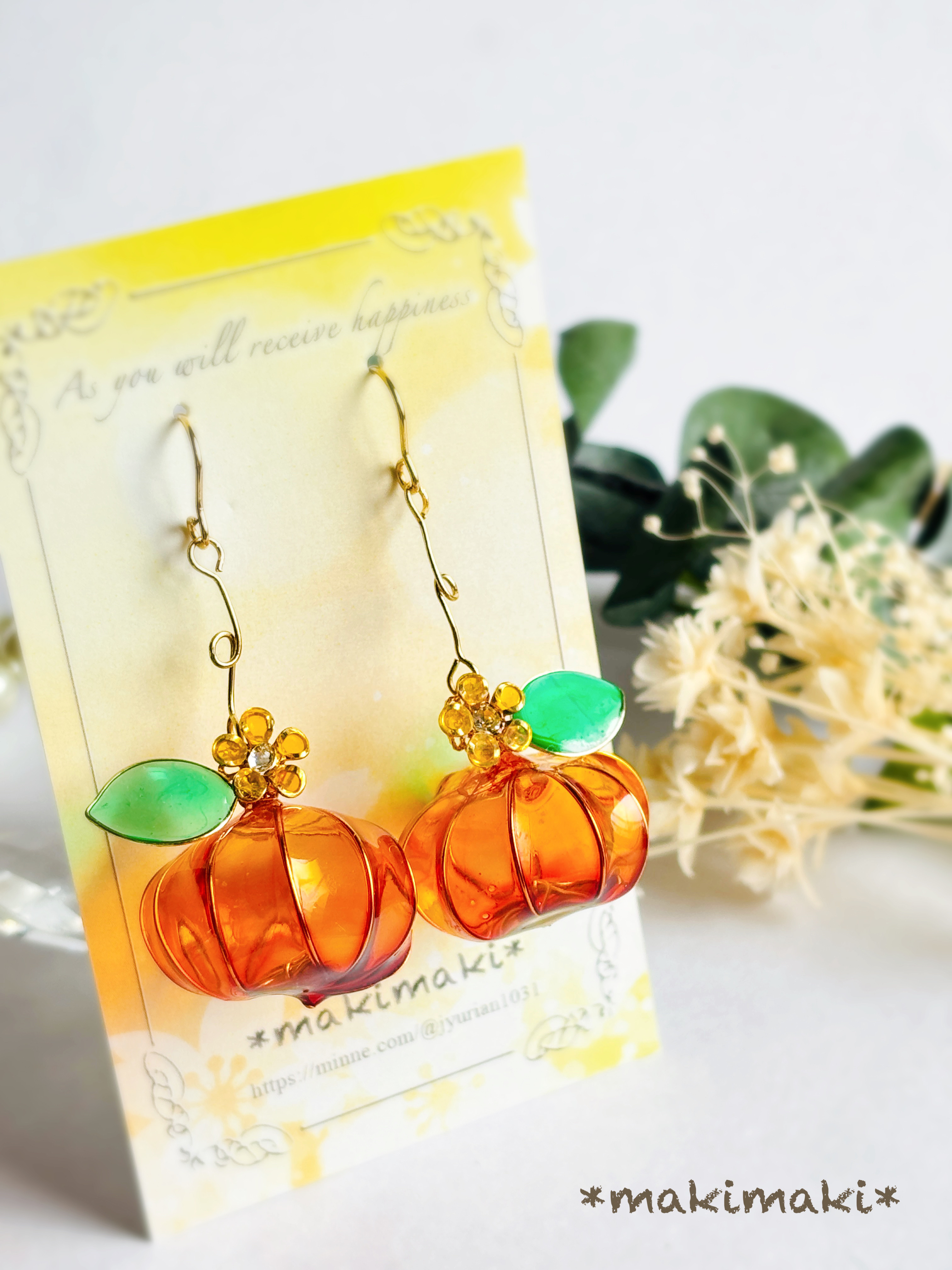 ハロウィンの揺れるカボチャピアス/イヤリング