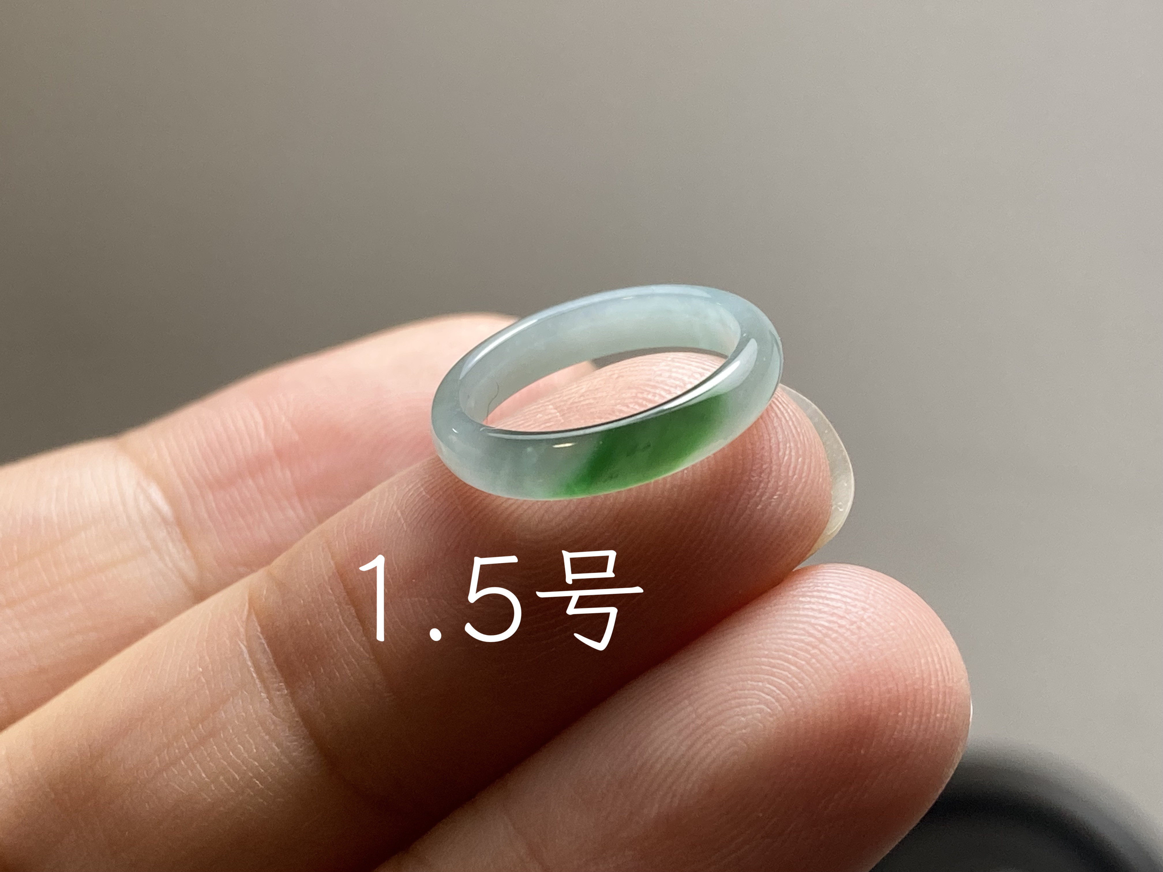 L14-105 ピンキーリング 氷種 青白陽緑 1.5号 グアテマラ産 A貨 本翡翠 くりぬき