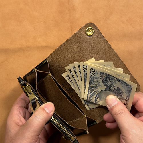 クロムエクセルレザー・ブラック茶芯｜ミドルトラッカーウォレット