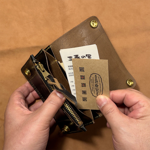 クロムエクセルレザー・ブラック茶芯｜ミドルトラッカーウォレット