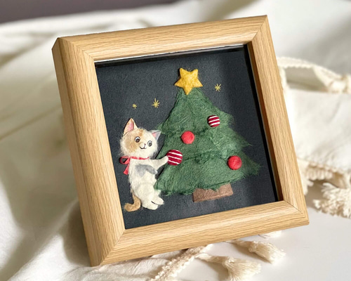 絵画。原画【かわいい猫たちはきれいなクリスマスツリーを飾った】 原画］和紙ちぎり絵『クリスマスツリーとネコ』冬を彩る小さな