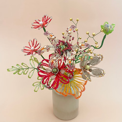 ビーズフラワー　ブーケ（レッド／オレンジ／グリーン） 1枚目の画像