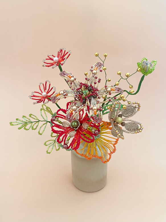 ビーズフラワー　ブーケ（レッド／オレンジ／グリーン） 1枚目の画像