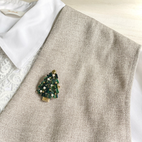 【Forest tree】クリスマスツリー刺繍ブローチ⭐︎クリスマスギフト⭐︎受注制作品 3枚目の画像
