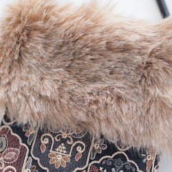 インド刺繍生地・ スマホショルダー・2way(ファー取り外し可能・ショルダー紐選択可)　ブラック 5枚目の画像