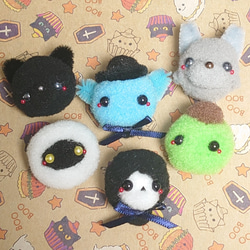 ポンポンアクセサリー♪フェイスブローチ★ハロウィンのお友達⒨(· ⩌ ·)ドラキュラ 4枚目の画像