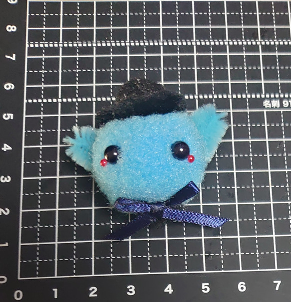 ポンポンアクセサリー♪フェイスブローチ★ハロウィンのお友達⒨(· ⩌ ·)ドラキュラ 3枚目の画像