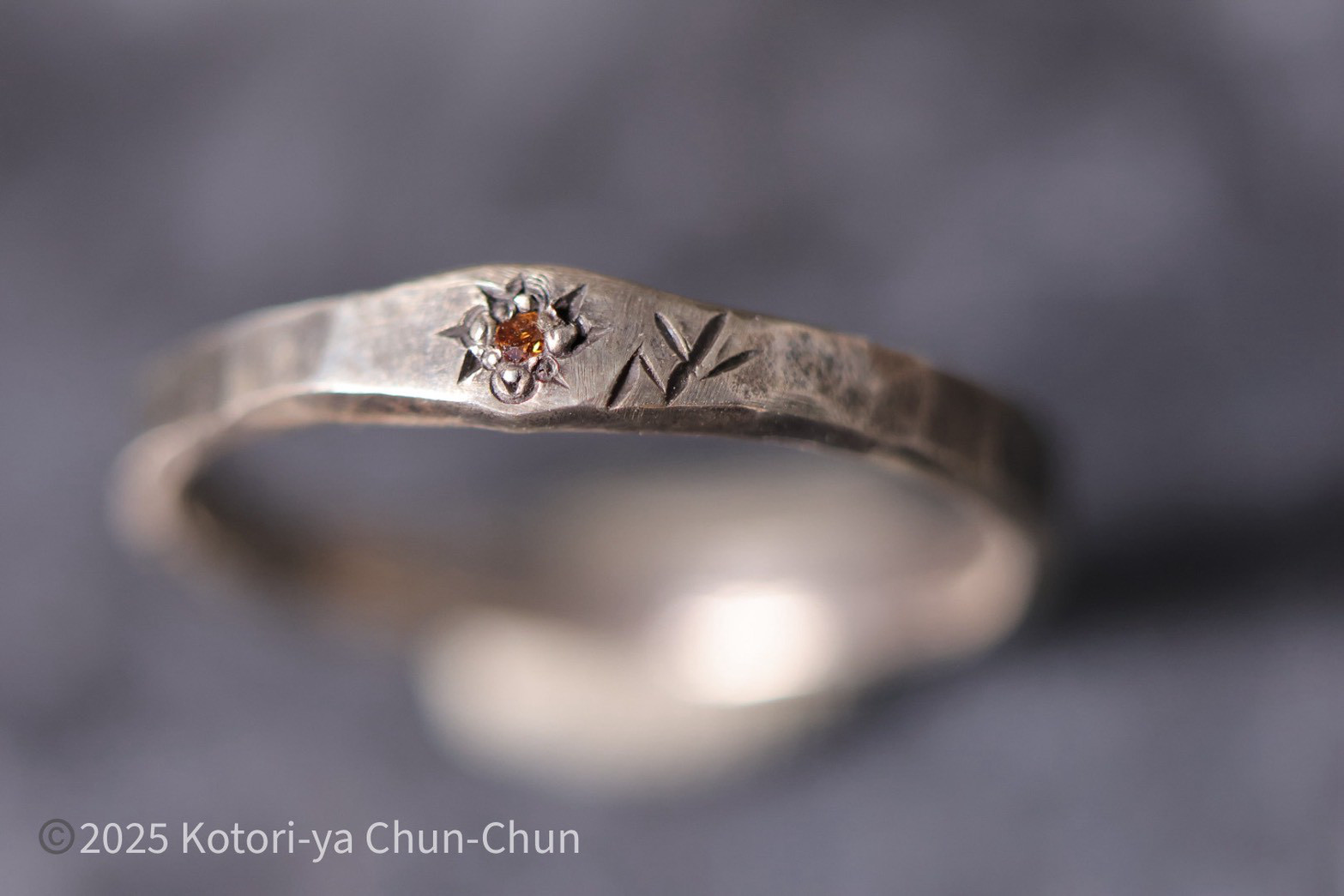 【ルーン文字×石言葉】Sumのスリランカ産パパラチアサファイア・シルバーリング【小鳥屋ルーン『愛の結実』】