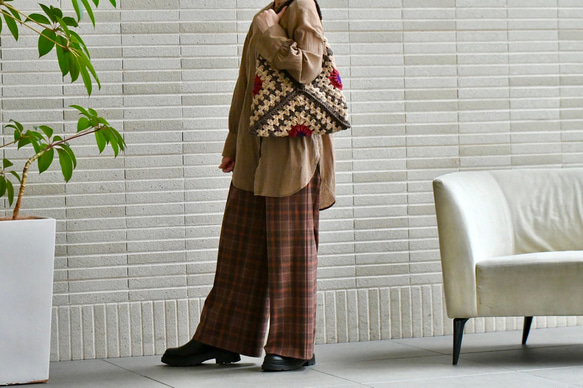 2025新作　お花モチーフバッグ（ブラウン、茶色内布付き）受注製作 2枚目の画像