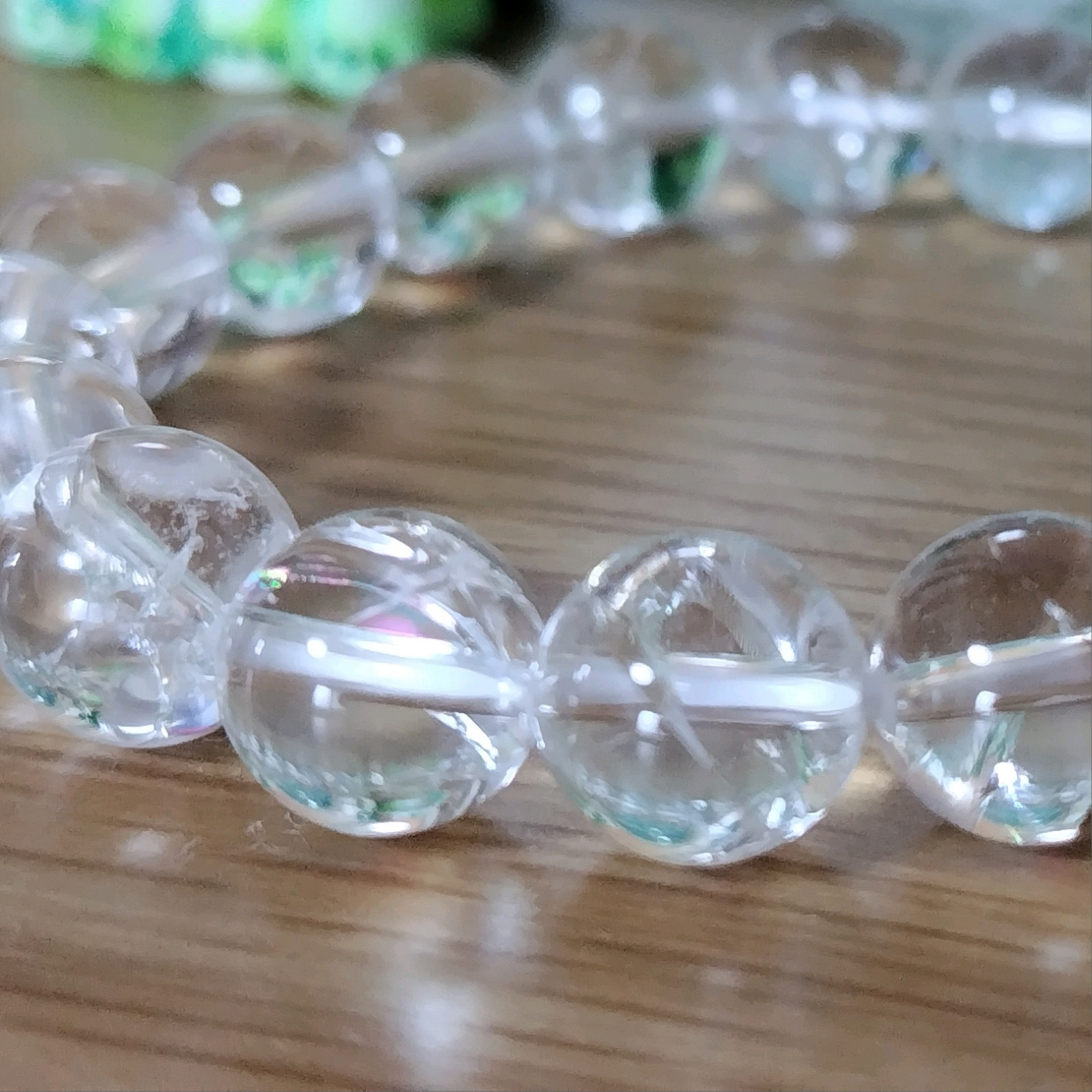 あなたの守護神のエネルギーが籠（こ）められたブレスレット　アイリスクォーツ（虹水晶）10mm ―守護・浄化・癒し―