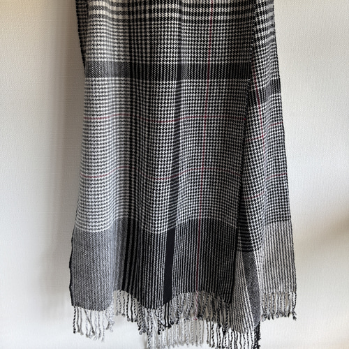 手織り]モノトーンのチェックのマフラー（細かい千鳥格子）/スーパー