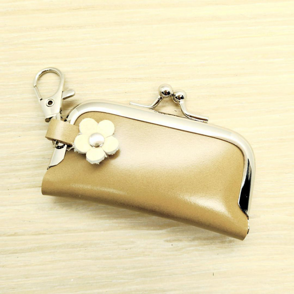 がま口 小さい財布 キーホルダー 横長 オリーブカーキ 本革 レザー 印鑑ケース 1枚目の画像