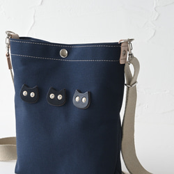 キョロっと3匹のちび猫ショルダー/国産帆布×イタリア産牛革×ヌメ革 #ネイビー 5枚目の画像