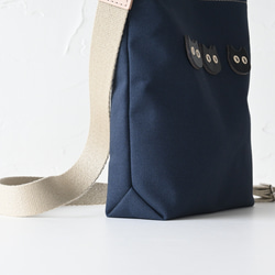 キョロっと3匹のちび猫ショルダー/国産帆布×イタリア産牛革×ヌメ革 #ネイビー 8枚目の画像