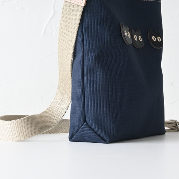 キョロっと3匹のちび猫ショルダー/国産帆布×イタリア産牛革×ヌメ革 #ネイビー 8枚目の画像