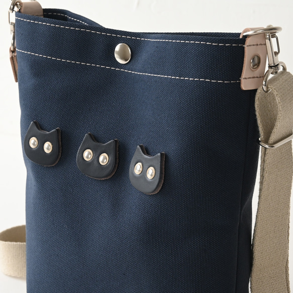 キョロっと3匹のちび猫ショルダー/国産帆布×イタリア産牛革×ヌメ革 #ネイビー 7枚目の画像