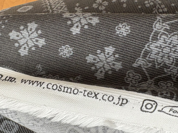 2025年新作！『コーデュロイ 　バンダナ風　パッチワーク柄　巾約108cm　ブルー』～50㎝単位でカット～ 3枚目の画像