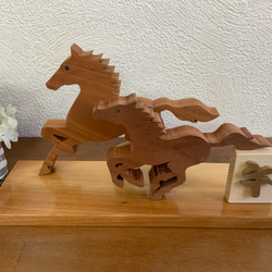 2026年干支飾り 午 お正月飾り お馬の親子（ブラウン） 木製置物