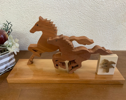 2026年干支飾り 午 お正月飾り お馬の親子（ブラウン） 木製置物