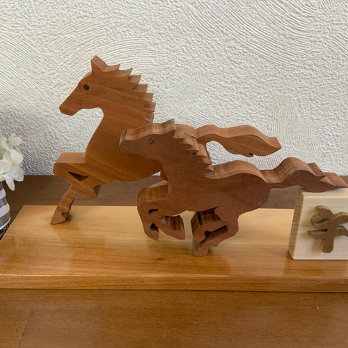 2026年干支飾り 午 お正月飾り お馬の親子（ブラウン） 木製置物