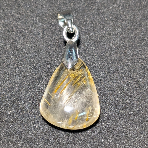 きれいなドロップ型ルース】ルチルペンダント ゴールドルチル 金針水晶