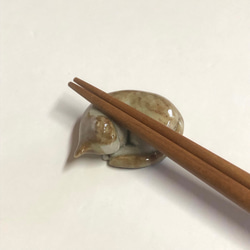 猫の箸置き三態（茶白）　はしおき　茶白猫　陶器　 4枚目の画像