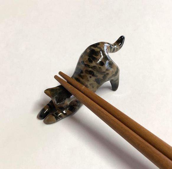 猫の箸置き三態（サビ）　はしおき　サビ猫　陶器　 3枚目の画像